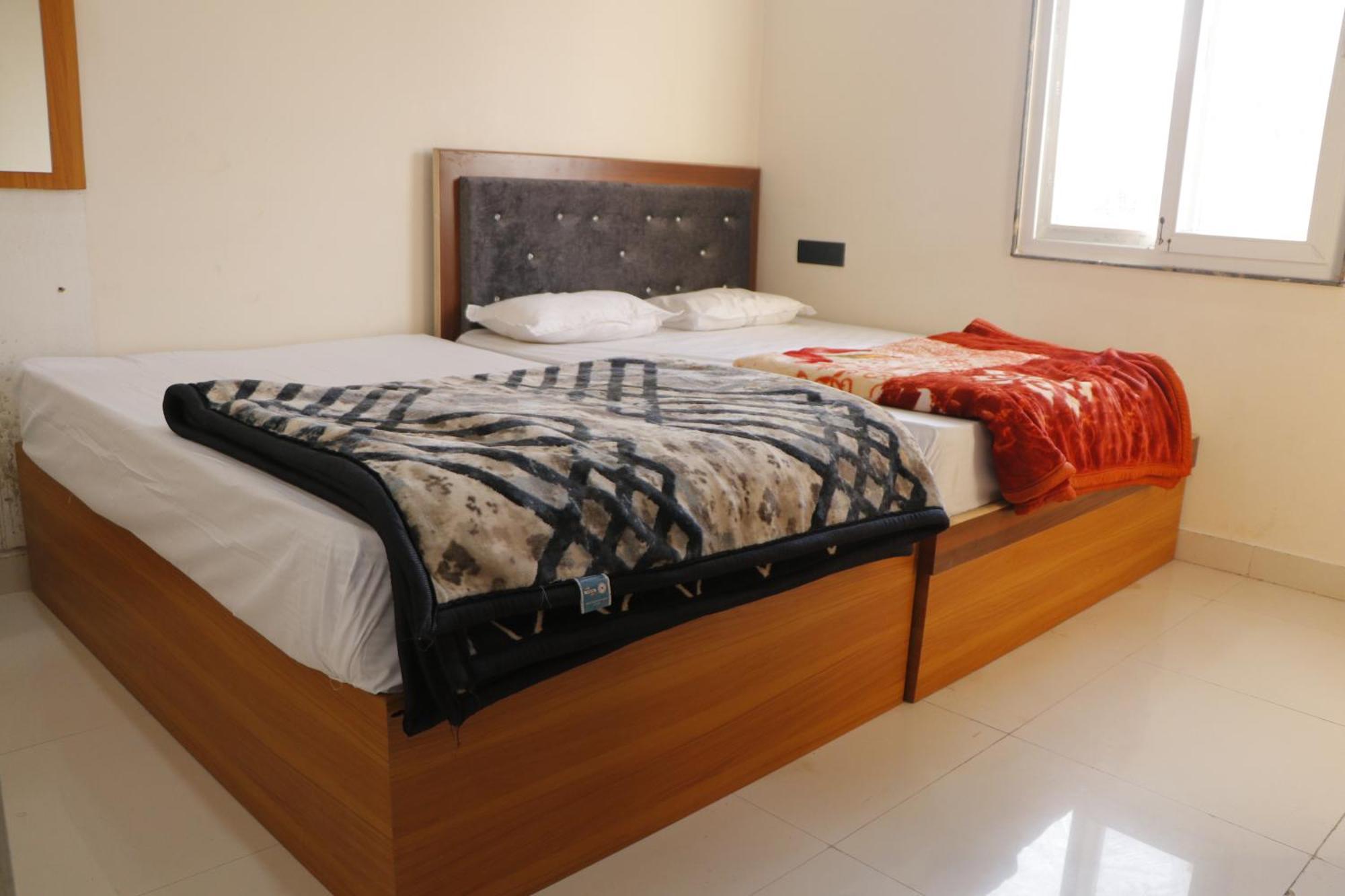 Dolphin Guest House Mathura Ngoại thất bức ảnh